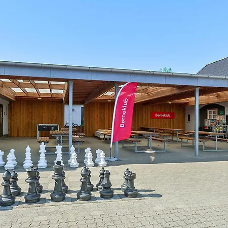 First Camp Skovlund & * Baring
