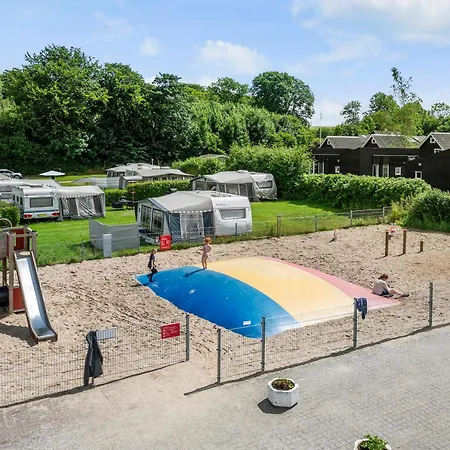 Kemping First Camp Skovlund & *